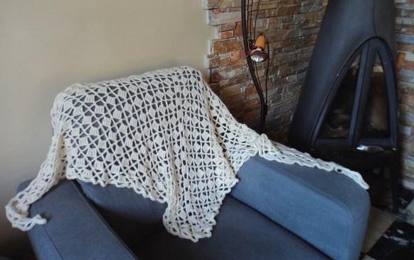 Châle Blanc En Laine Crocheté Main - Hauteur 90 Cm, Neuf Sans étiquette